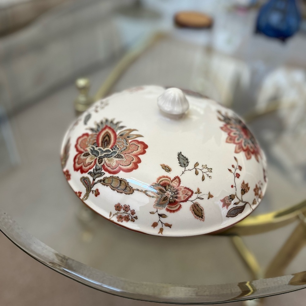 Floral Ceramic Casserole lid only. Winter Floral Red pattern